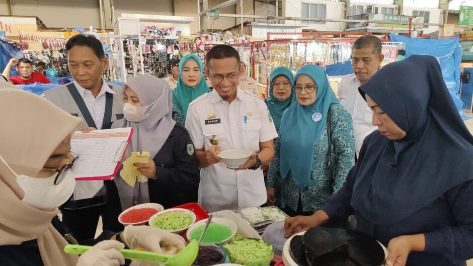 Waspada Makanan Berbahaya, Dinkes Maros Terus Lakukan Sidak