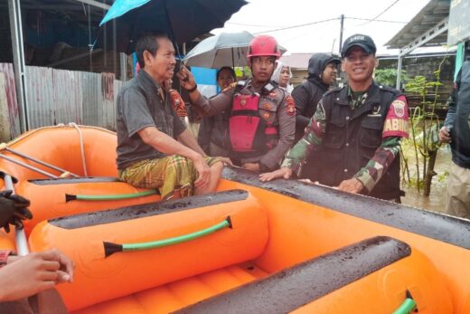 Ratusan Rumah di Moncongloe Terendam Banjir, Warga Lansia Dievakuasi