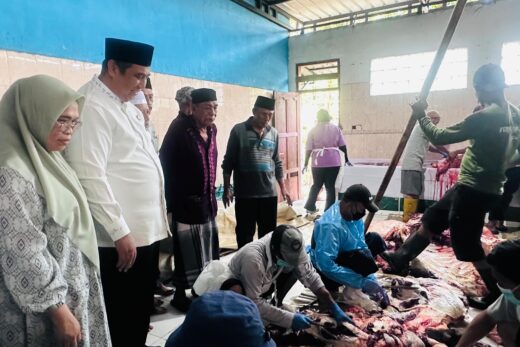350 Kantong Daging Kurban Bantuan Presiden RI Dibagikan ke Warga Camba