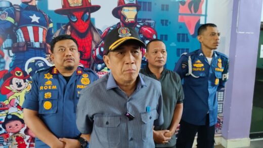 Damkar Maros Lakukan Human Rescue, Bantu Keluarga Lepas Cincin Jenazah