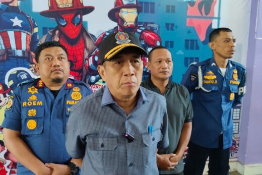 Damkar Maros Lakukan Human Rescue, Bantu Keluarga Lepas Cincin Jenazah