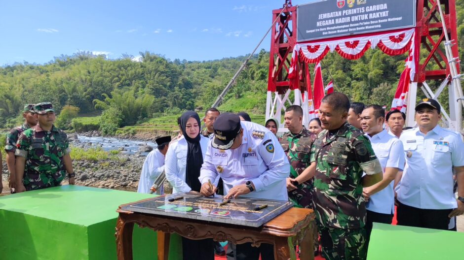 Jembatan Garuda Merah Putih Resmi Berdiri di Pelosok Tompobulu