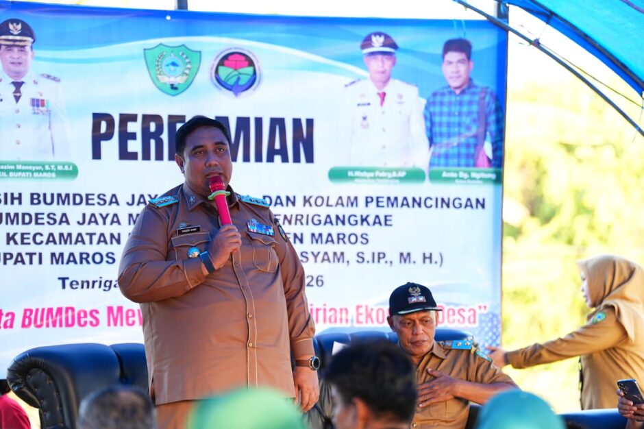 Bupati Maros Resmikan PAM Mini di Desa Tenrigangkae