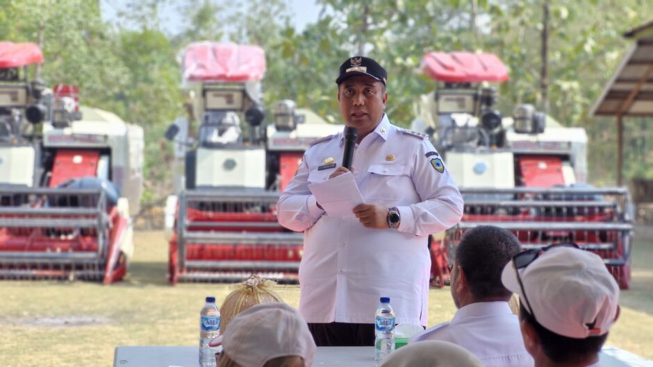 Pemkab Maros Salurkan 11 Alsintan ke Enam Kecamatan